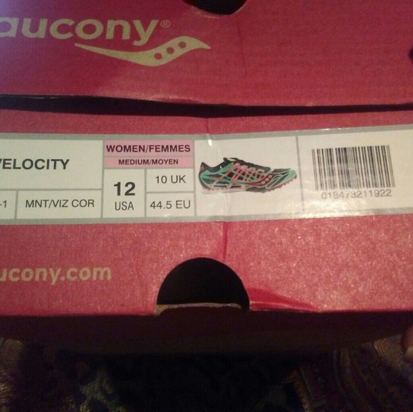 Saucony running shoes - Picture 5 of 6